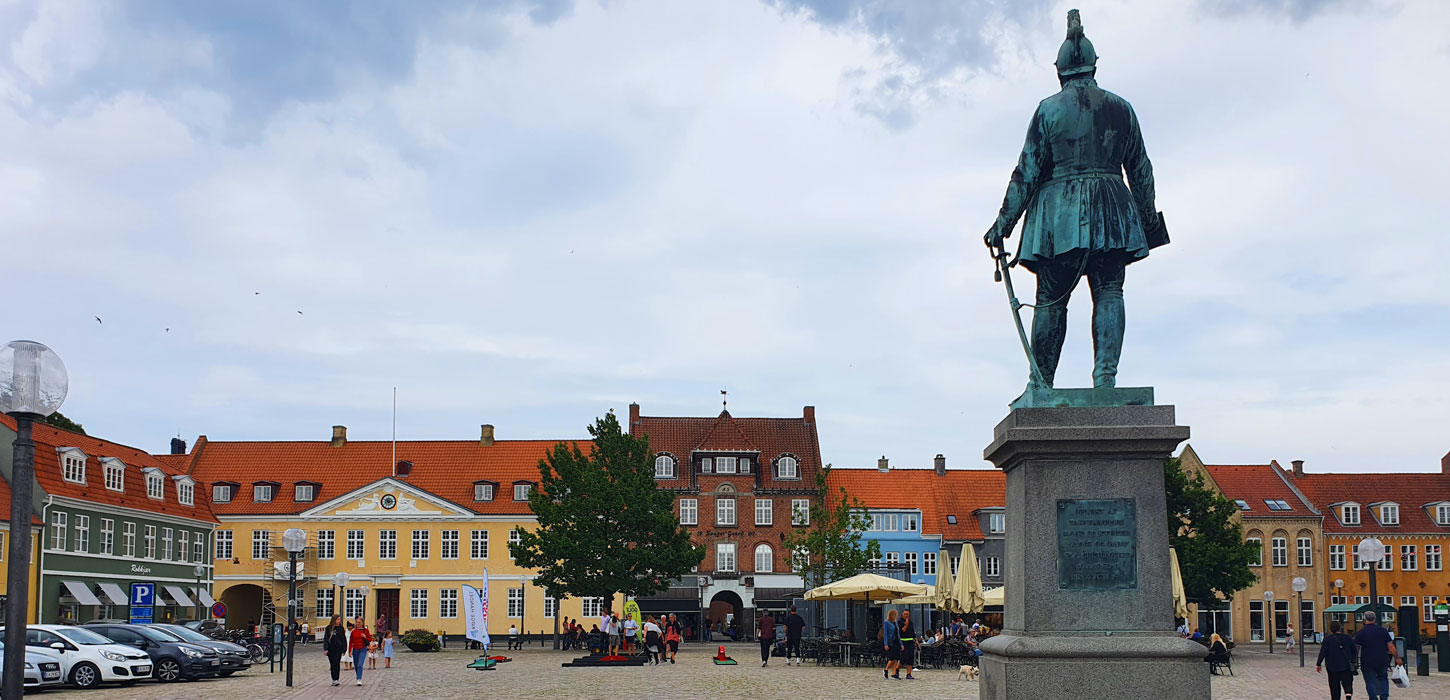 Statuen af Frederik VII, Køge Torv